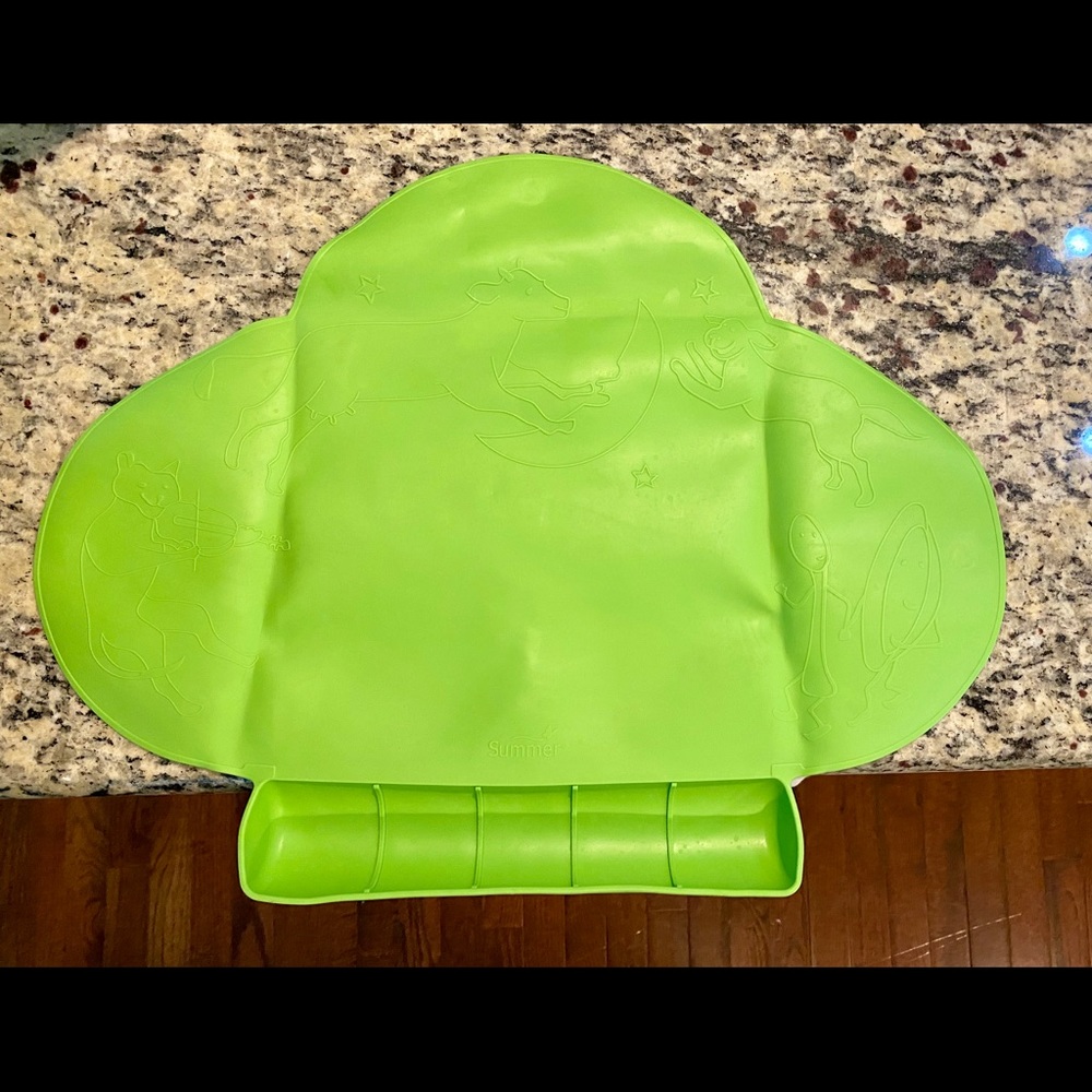Tiny Diner toddler feeding mat with catch
